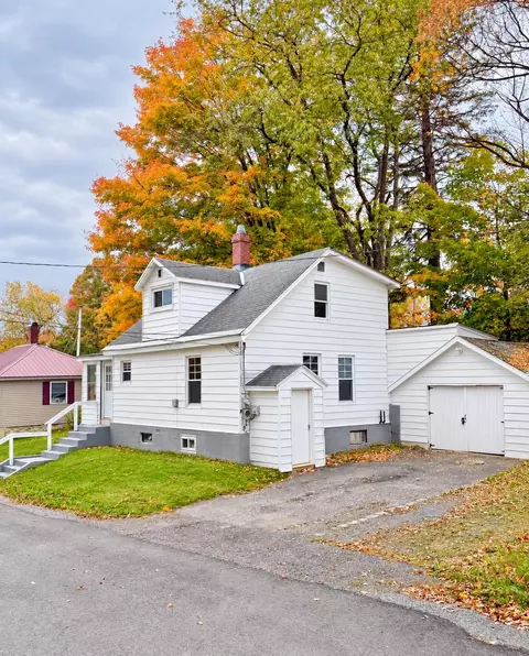 7 Pinette St, Northumberland, NH 03582