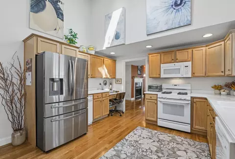 Kitchen - 64 Hampton Mdws, Hampton, NH 03842 photo 3 of 3