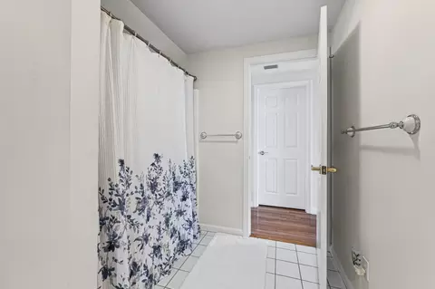 Bath - 64 Hampton Mdws, Hampton, NH 03842 photo 5 of 5