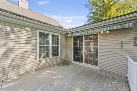 Exterior - 64 Hampton Mdws, Hampton, NH 03842 photo 5 of 10
