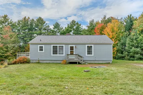 Exterior - 1695 Maple St, Bethlehem, NH 03574 photo 2 of 12
