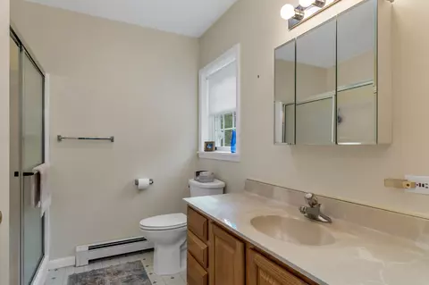 Bath - 1695 Maple St, Bethlehem, NH 03574 photo 3 of 4