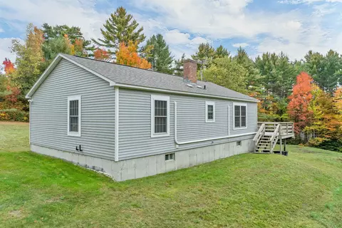Exterior - 1695 Maple St, Bethlehem, NH 03574 photo 5 of 12