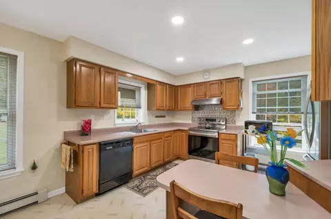 Kitchen - 1695 Maple St, Bethlehem, NH 03574 photo 6 of 6