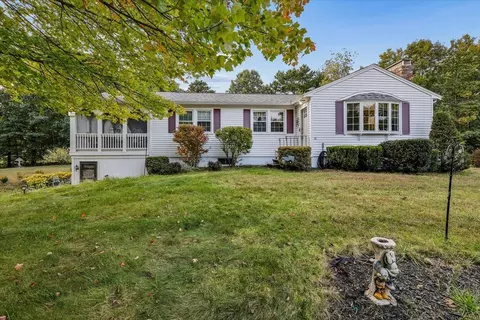 30 Whippoorwill Dr, Newton, NH 03858