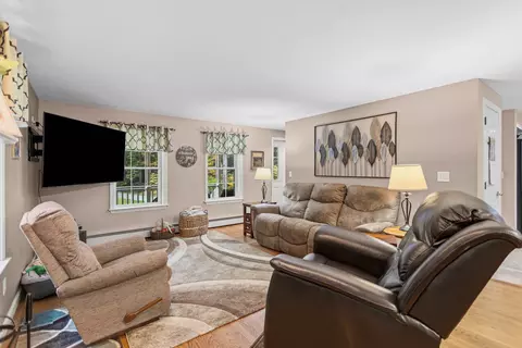 Living - 10 Ryan Rd, Goffstown, NH 03045 photo 2 of 3