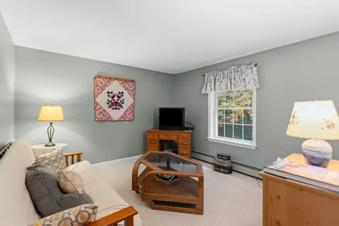 Bedroom - 10 Ryan Rd, Goffstown, NH 03045 photo 6 of 7