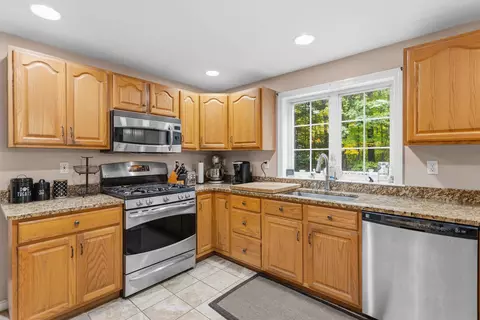 Kitchen - 10 Ryan Rd, Goffstown, NH 03045 photo 4 of 6