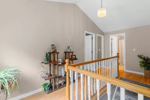 Entry Way - 10 Ryan Rd, Goffstown, NH 03045 photo 7 of 7