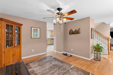 Entry Way - 10 Ryan Rd, Goffstown, NH 03045 photo 4 of 7
