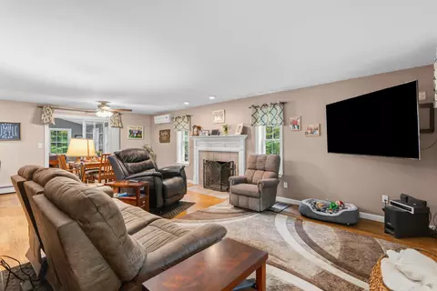 Living - 10 Ryan Rd, Goffstown, NH 03045 photo 1 of 3