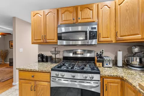 Kitchen - 10 Ryan Rd, Goffstown, NH 03045 photo 6 of 6