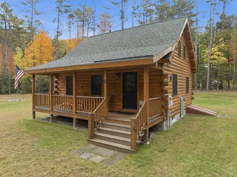 21 Green Cir, Haverhill, NH 03765