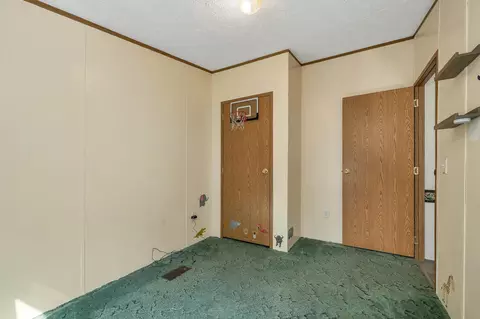 Bedroom - 131 Upper Oxbow Rd, New Hampton, NH 03256 photo 8 of 12