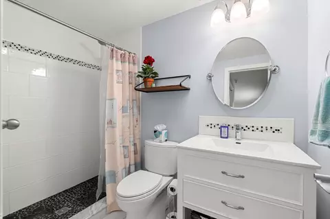 Bath - 407 Ocean Blvd #B11, Hampton, NH 03842 photo 2 of 2