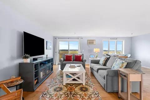 Living - 407 Ocean Blvd #B11, Hampton, NH 03842 photo 3 of 7