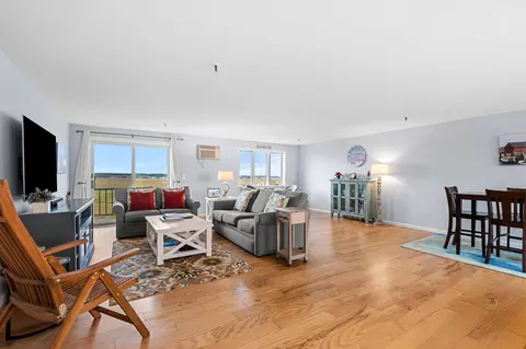 Living - 407 Ocean Blvd #B11, Hampton, NH 03842 photo 2 of 7