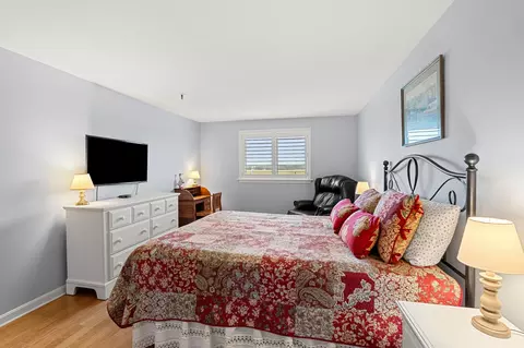 Bedroom - 407 Ocean Blvd #B11, Hampton, NH 03842 photo 2 of 5