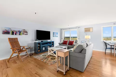 Living - 407 Ocean Blvd #B11, Hampton, NH 03842 photo 4 of 7