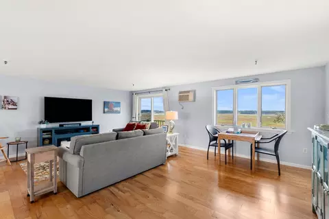 Living - 407 Ocean Blvd #B11, Hampton, NH 03842 photo 1 of 7