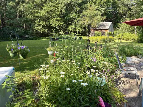 Exterior - 22 Cobbetts Pond Rd, Windham, NH 03087 photo 5 of 7