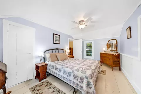 Bedroom - 22 Cobbetts Pond Rd, Windham, NH 03087 photo 8 of 9