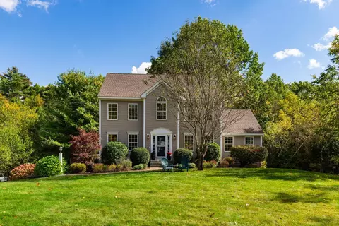 13 Hilton Dr, Newmarket, NH 03857