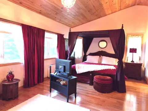 Bedroom - 10 Wilhelm Pl, Bartlett, NH 03812 photo 1 of 8