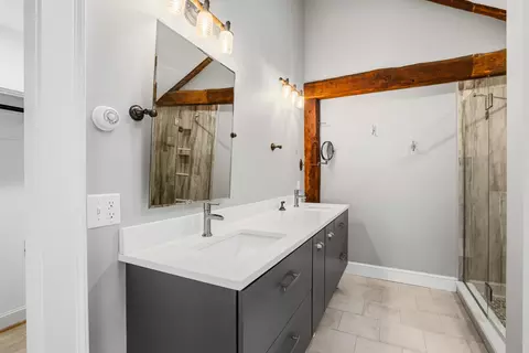 Bath - 17 Newfields Rd, Exeter, NH 03833 photo 3 of 7
