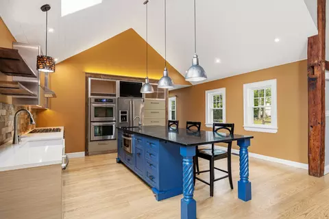 Kitchen - 17 Newfields Rd, Exeter, NH 03833 photo 4 of 5