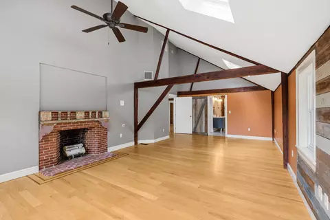 Living - 17 Newfields Rd, Exeter, NH 03833 photo 10 of 11