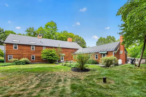 Exterior - 17 Newfields Rd, Exeter, NH 03833 photo 8 of 13