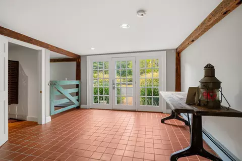 Entry Way - 17 Newfields Rd, Exeter, NH 03833 photo 4 of 10