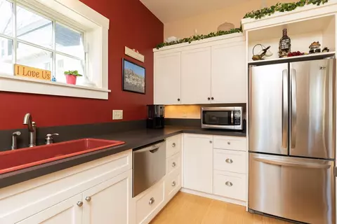 Kitchen - 46 Back River Rd, Dover, NH 03820 photo 10 of 12
