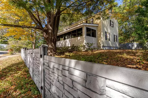 47 Mckinley Rd, Portsmouth, NH 03801