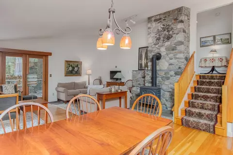 Dining - 565 Old County Rd, Plainfield, NH 03781 photo 5 of 6