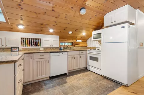 Kitchen - 98 Cooper Rd, Hebron, NH 03241 photo 2 of 3