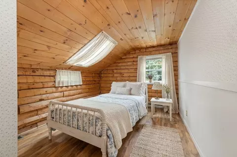 Bedroom - 98 Cooper Rd, Hebron, NH 03241 photo 1 of 9