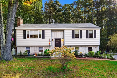 4 Garrison Ln, Madbury, NH 03823