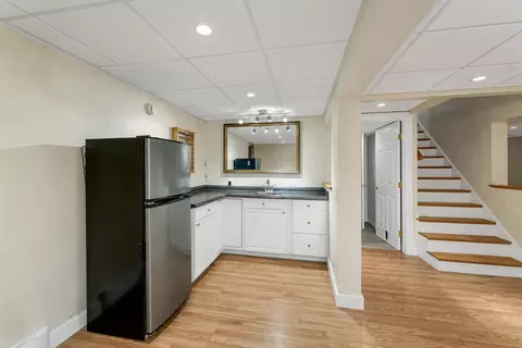 Kitchen - 4 Captains Way, Exeter, NH 03833 photo 6 of 6