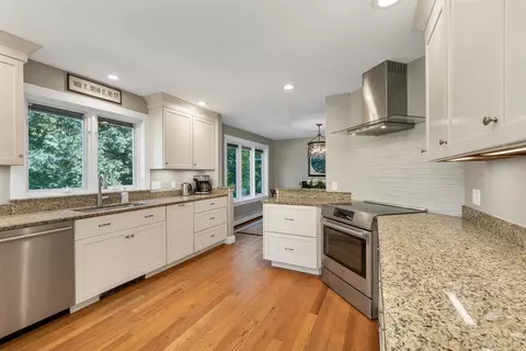 Kitchen - 4 Captains Way, Exeter, NH 03833 photo 1 of 6