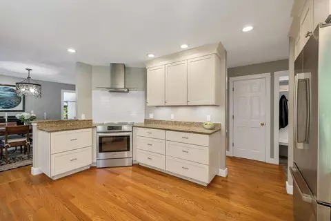 Kitchen - 4 Captains Way, Exeter, NH 03833 photo 3 of 6