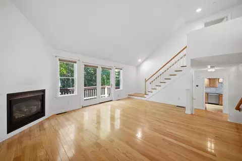 Living - 35 Coles Way, Atkinson, NH 03811 photo 2 of 9