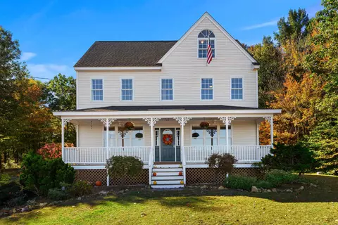 92 Grandview Dr, Weare, NH 03281