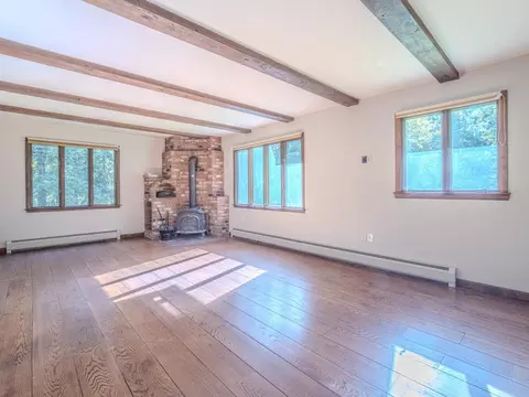Living - 219 Alpine Dr, Killington, VT 05751 photo 2 of 3