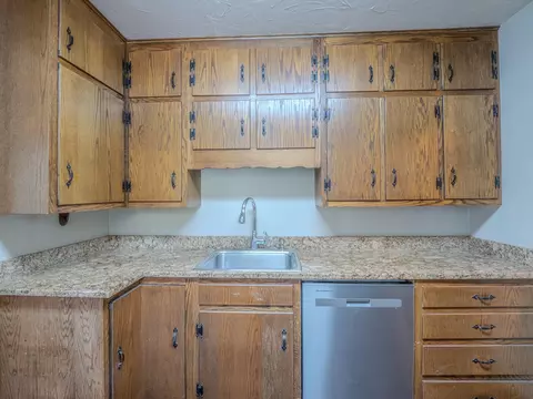 Kitchen - 219 Alpine Dr, Killington, VT 05751 photo 2 of 4