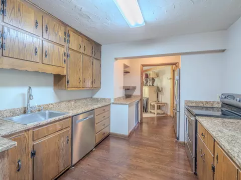 Kitchen - 219 Alpine Dr, Killington, VT 05751 photo 1 of 4