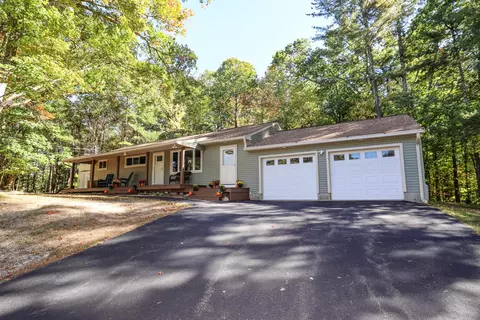 1110 W Hollis St, Nashua, NH 03062