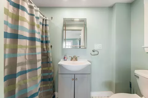 Bath - 27 Concord Ave, Hampton, NH 03842 photo 1 of 3