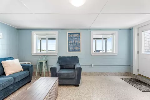 Living - 27 Concord Ave, Hampton, NH 03842 photo 12 of 13